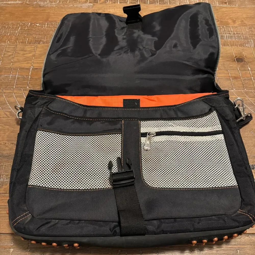 Targus Rugged Laptop Messenger Bag Computer Case Padded Air Mesh Briefcase